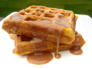 Waffle syrup white plate green - a white plate free wallpaper