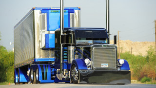 Blue semi truck large trailer - the back of its free wallpaper for desktop