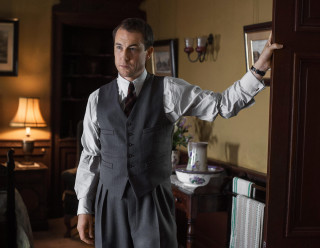 Man suit tie room lamp - eugene montgomery free wallpaper