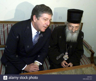 Men suits bench white beard - a white beard free wallpaper