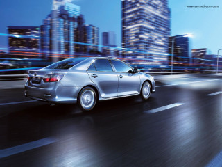 Silver car night city blur - alan sutherland free wallpaper for desktop