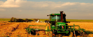 Tractor driving field crops fall - the fall time free wallpaper