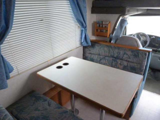 Table couch small room window - coppo di marcovaldo free wallpaper