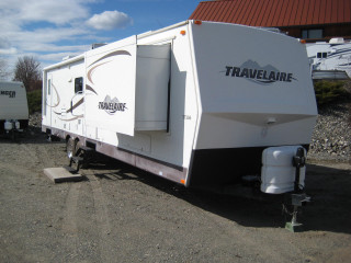Trailer red roof metal roof - a red roof free wallpaper