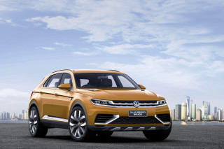 Yellow volkswagen suv city skyline - skyscraper free wallpaper for desktop