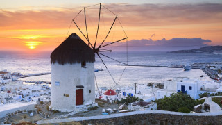 Windmill hill city ocean sunset - constantine andreou free wallpaper