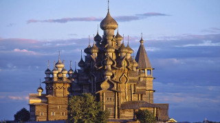 Large building spires sky background - top of its free wallpaper