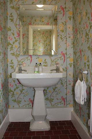 Bathroom sink corner mirror towelrack - a sink and a mirror free wallpaper for mobile
