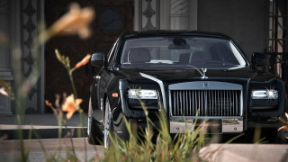 Black rollsroyce neoclassicism luxury photorealistic - luxury free wallpaper