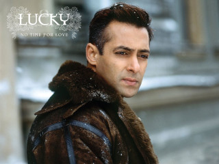 Man furcoat snowy lucky sign - lucky free wallpaper