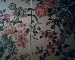 Floral wallpaper bird flowers wall - side and a bird free wallpaper