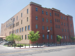 Large brick building street light - public free wallpaper