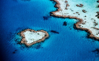Heart shaped reef blue water - photograph free wallpaper for desktop