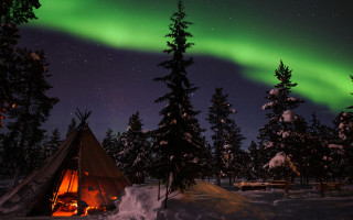 Tent snow green aurora forest - photograph free wallpaper