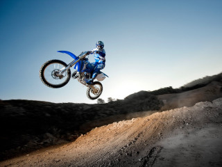Dirt bike air dirt road - a dirt road free wallpaper