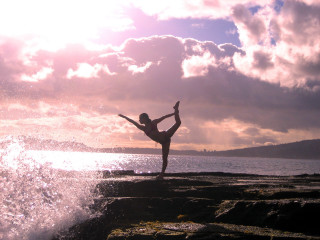 Woman yoga pose rocky beach - elaine hamilton free wallpaper