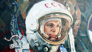 Man space suit smoking cigarette 2 - aleksandr gerasimov free wallpaper