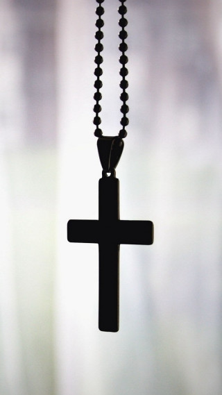 Black cross chain window sill 2 - free light wallpaper for mobile