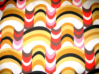 Colorful wavy lines white red - triadic color scheme free wallpaper