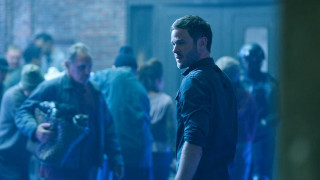 Man crowd building camera backpack - his shoulder free wallpaper