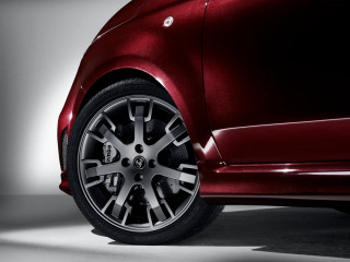 Red car wheel closeup white - coppo di marcovaldo free wallpaper