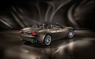 Car dark room black background 3 - a black background behind free wallpaper