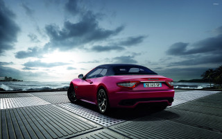 Pink sports car boardwalk ocean - rim free wallpaper for desktop