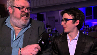 Man microphone suit bar purple - a bar free wallpaper