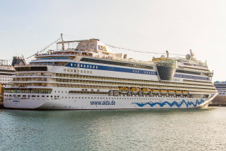 Cruise ship harbor dock boats - artgem free wallpaper