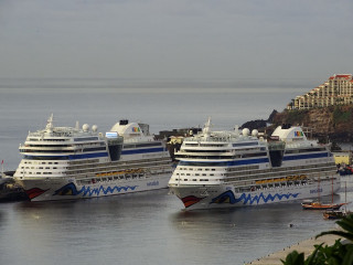 Cruise ships docked water dock - triadic color scheme free wallpaper