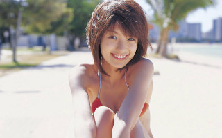 Woman bikini beach posing hands - short smile free wallpaper