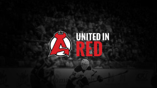 Hockey player united red background - aaa game free wallpaper