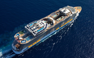 Cruise ship ocean blue water - the side free wallpaper