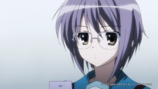 Girl glasses cell phone blue - a blue shirt free wallpaper