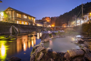 River hillside building night lights - kyoto studio free wallpaper