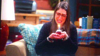 Woman couch candle surprised expression - a couch holding free wallpaper