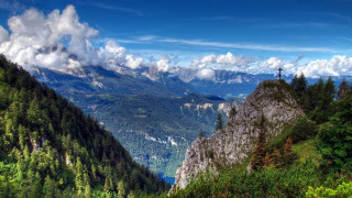 Mountain cross valley trees background - a valley below free wallpaper