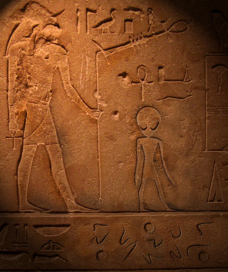 Stone carving man woman staff - egyptian art free wallpaper for mobile
