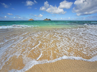 Sandy beach waves island sky 2 - a sandy beach free wallpaper