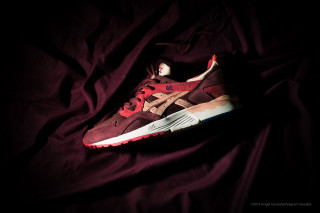 Red sneakers dark fabric white - tan free wallpaper for desktop