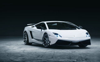 White sports car dark room 21 - the side of the car free wallpaper for desktop