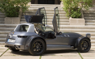 Silver car building steps laptop - the top of the car free wallpaper