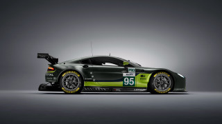 Green sports car number side 2 - the side of the car free wallpaper for desktop