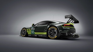 Green sports car yellow stripe - amédée ozenfant free wallpaper