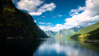 Lake mountains forest town cloudy - a small town free wallpaper