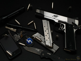 Gun knife cellphone pen table - knife free wallpaper