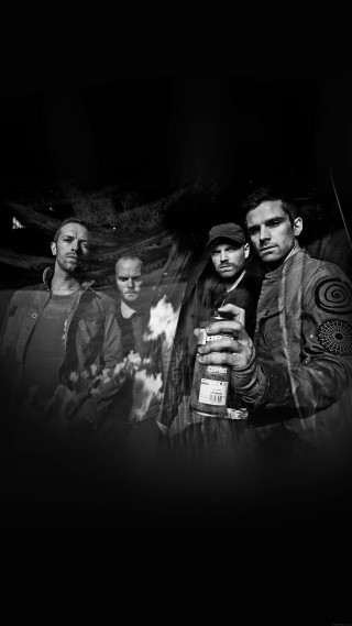 Group men dark alcohol bottle - free 3d render wallpaper