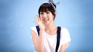 Woman bow hand gesture smile - a hand gesture free wallpaper