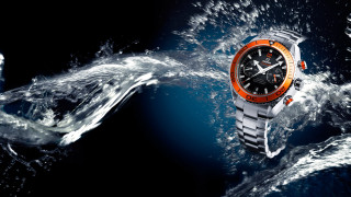 Floating watch water splash night - a watch free wallpaper