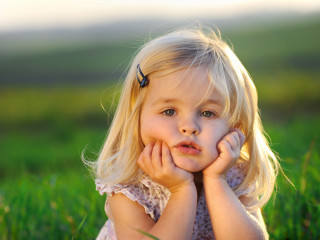 Little girl grass hands face 7 - little free wallpaper